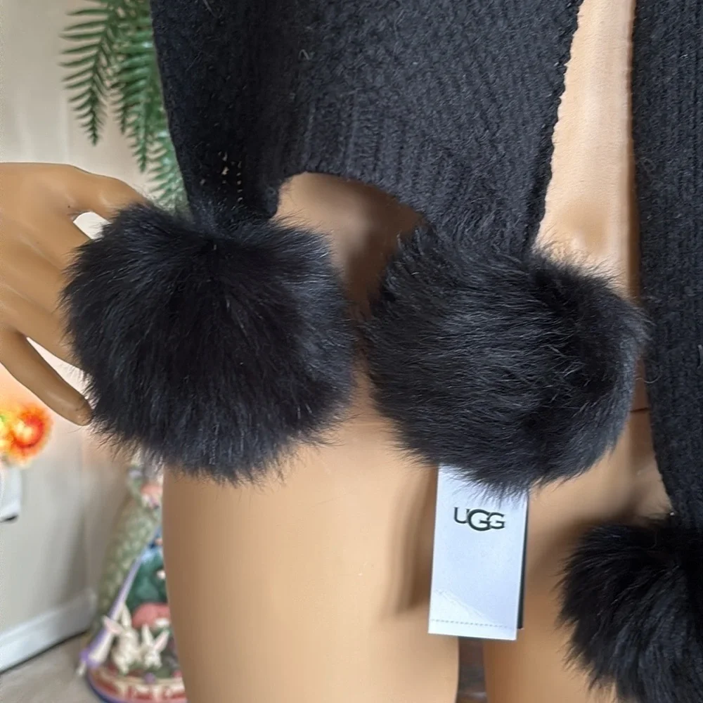 Brand New UGG 100% Cashmere Black Knit Scarf w/ Real Lamb Fur Sheepskin Pom Poms